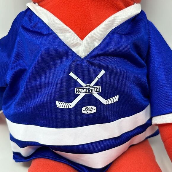 Huge Sesame street hockey plush - Picture 2 of 3